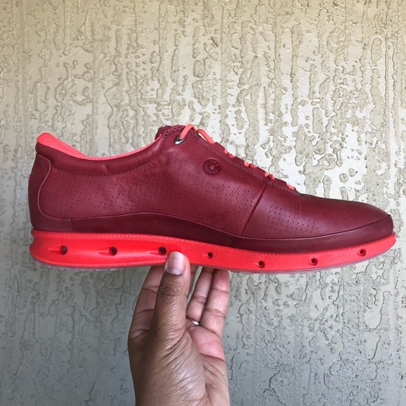 ecco ladies gore tex walking shoes